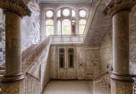 Abandoned colonnade by Marcel van Balken