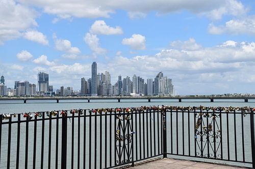 Uitzicht op de nieuwe stad, in de verte