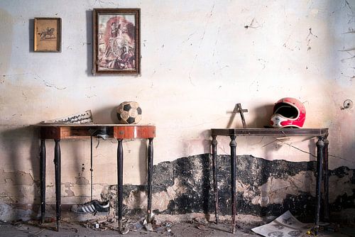 Abandon d'objets dans une habitation expirée.