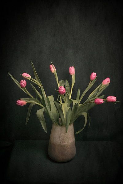 Tulipes roses, nature morte inspirée des œuvres de l'âge d'or par Joske Kempink