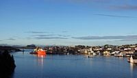 Der Hafen der Stadt Kristiansund in Norwegen von Aagje de Jong Miniaturansicht