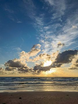 Zonsondergang aan het strand van Erik Spijkerman