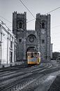 Straßenbahn, Kirche und alte Gassen in Lissabon von Fotos by Jan Wehnert Miniaturansicht