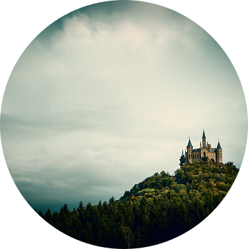 De indrukwekkende Hohenzollernburg in mystiek licht. van Ronnie Reul