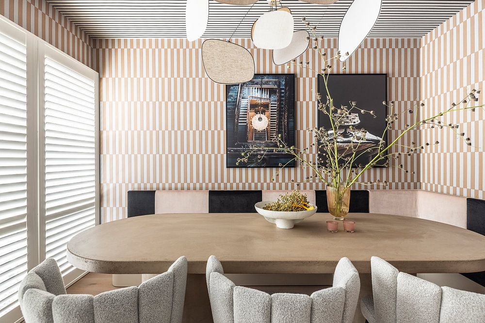 Pfannkuchen im Low-Key von Moody Food &amp; Flower Shop