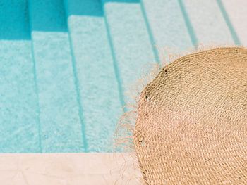 Urlaubsfeeling auf Ibiza - Eintauchen in den Pool_