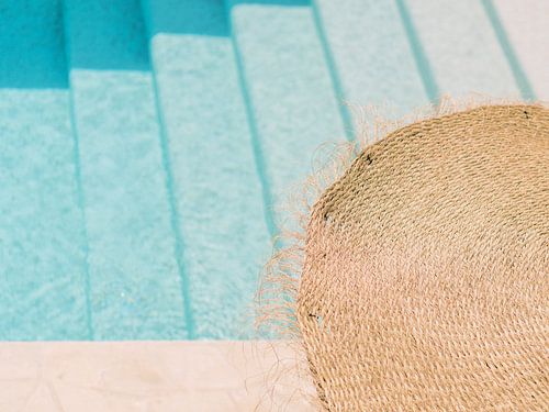 Vakantiegevoel op Ibiza - Neem je een duik in het zwembad_ van Youri Claessens