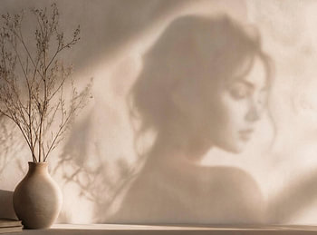 Wabi-Sabi Schattenkunst: Meditative Stille & Organische Eleganz