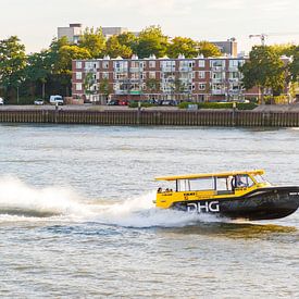 Water cab at full speed through Rotterdam by RH Fotografie