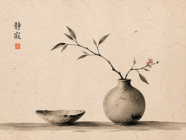 Minimalistisches japanisches Stillleben mit einer Tonvase und einem Zweig