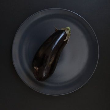 Rauwe aubergine - foto uit de serie 'Raw' van nicole wunderink fotografie