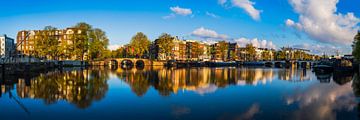 Blick auf die Amstel (Westseite) in Amsterdam, von der Schleuse bis von Amsterdam.Photos