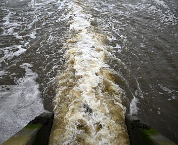 Stromend water van Jose Lok