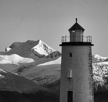 De vuurtoren en de berg, Noorwegen van qtx
