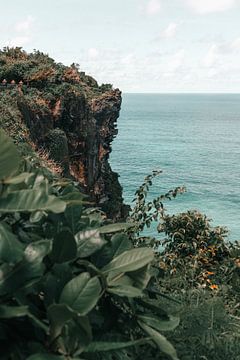 Turquoise Blauwe Oceaan bij de Uluwatu Tempel van Troy Wegman