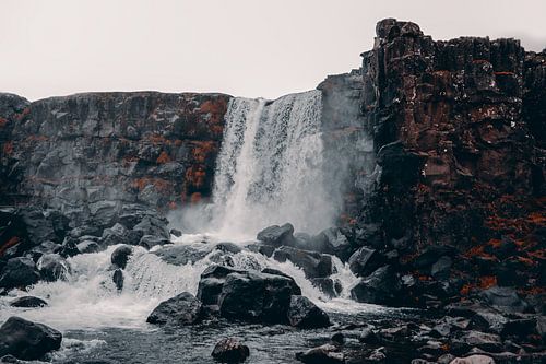 De Kracht van Öxarárfoss Waterval in IJsland