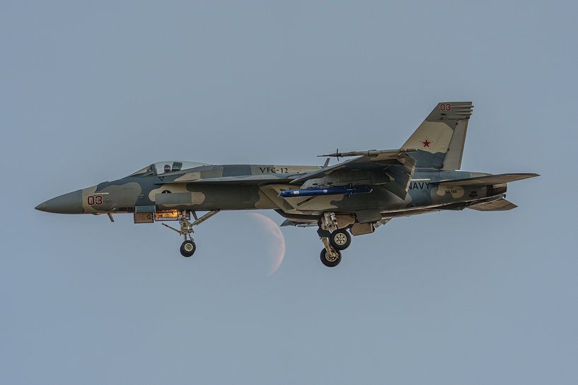 Landing U.S. Navy Boeing F/A-18E Super Hornet. by Jaap van den Berg