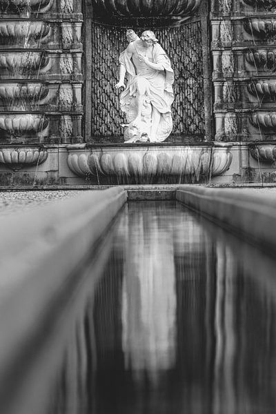 The Narcissus Cascade in gardens of Het Loo Palace by Fotografiecor .nl