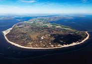 Overzicht van voormalig eiland Schouwen-Duiveland vanaf de Noordzee tussen Oosterschelde en Grevelin van Sky Pictures Fotografie thumbnail
