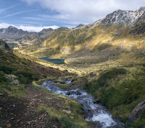 Ruisseau se jetant dans le lac de Tristaina, en Andorre