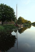 Praam in de avond