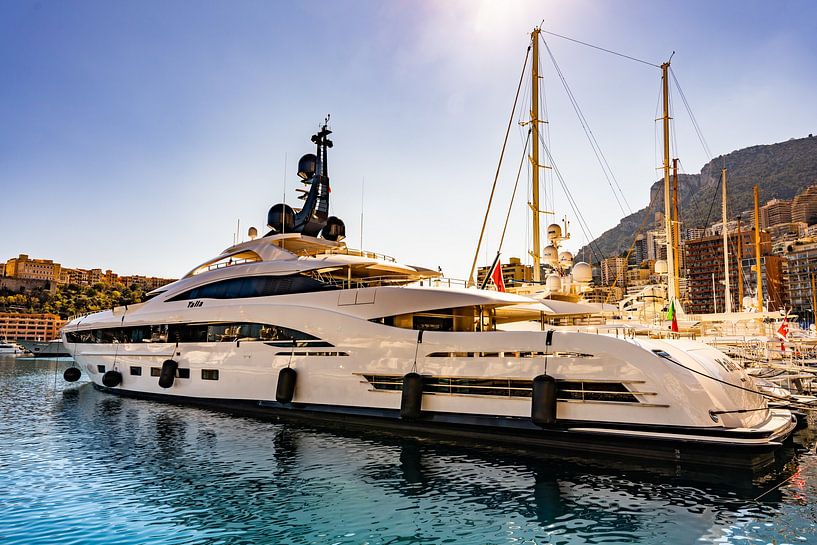 Beautiful yacht by Ivo de Rooij