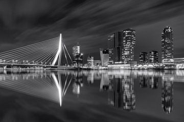 Rotterdamer Skyline schwarz-weiß von Fotografie Ronald
