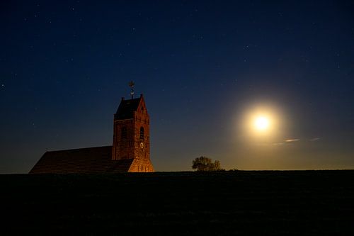 Mondlicht über Wierum an der Wattenmeerküste in Friesland von Sjoerd van der Wal Fotografie