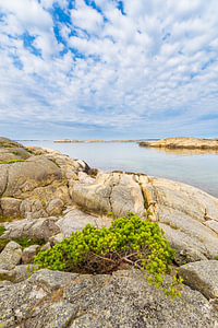 Blick von der Insel Rossö auf Schäreninseln nahe Strömstad, S