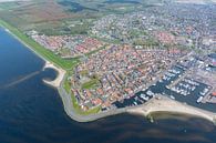 Luchtfoto van het vroegere eiland Urk in Flevoland van Sjoerd van der Wal Fotografie thumbnail