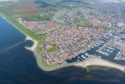 Luchtfoto van het vroegere eiland Urk in Flevoland