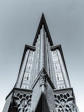 Chilehaus in de wijk Kontorhaus in Hamburg - monochroom van Werner Dieterich