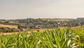 Kerkdorpje Eys in Zuid-Limburg von John Kreukniet