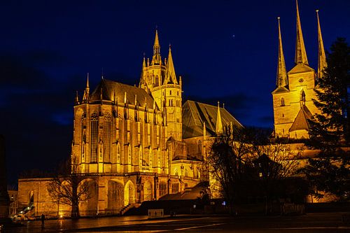 Place de la cathédrale d'Erfurt le soir