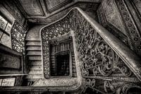 Trappenhuis in verlaten kasteel