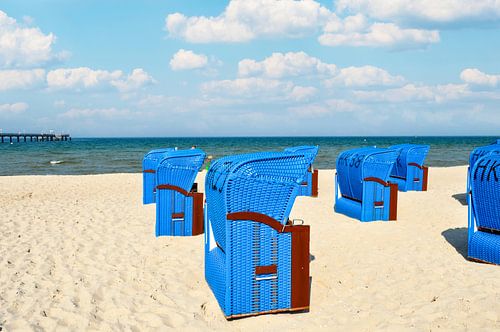 chaises longues bleues à Binz