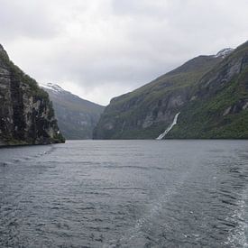 genadeloos Geirangerfjord, Noorwegen van Elly Meijer - Willemsen