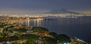 Neapel - Golf von Neapel bei Nacht von Teun Ruijters