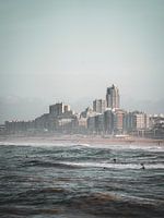 Surfer am Strand von Scheveningen