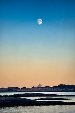 Volle maan over Finnøya, Noorwegen van qtx