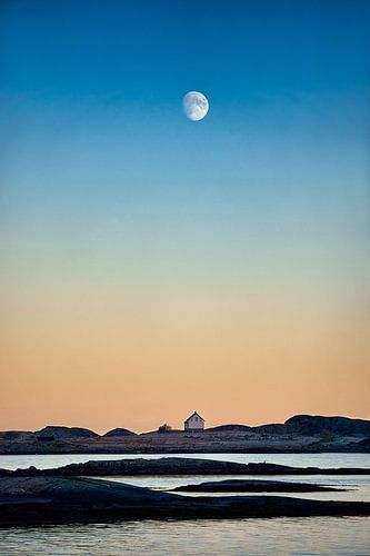 Volle maan over Finnøya, Noorwegen