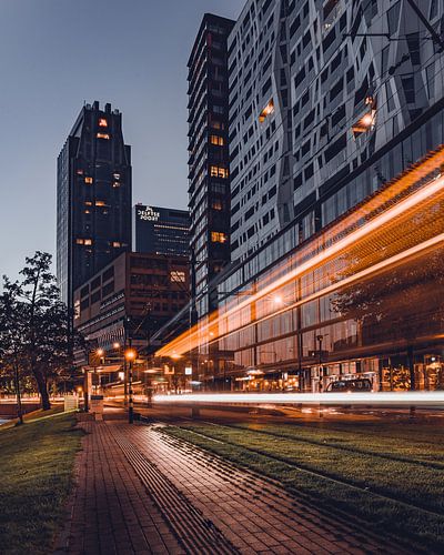 Trams pass on Kruisplein