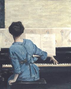 Portrait d'une femme derrière un piano