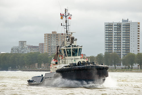 Mit voller Kraft voraus mit dem Schlepper „VB Hudson“