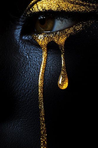 Oog met gouden tranen