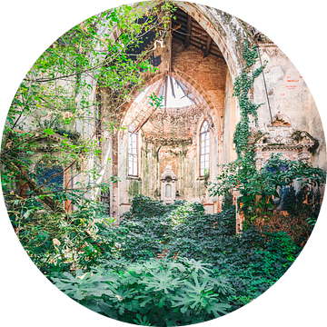 Verlaten Kerk in Italië. van Roman Robroek - Foto's van Verlaten Gebouwen