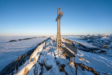 Zonsondergang bij Obheiter op de Hochgrat boven de Nagelfuhkette van Leo Schindzielorz