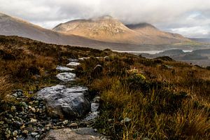 Beinn na Caillich, von Bla Bheinn Trail, Isle of Skye, Schottland von Paul van Putten