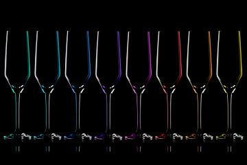Glazen, flute regenboog van Tanja van Beuningen