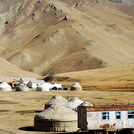 View of the trading post at Tash Rabat. by Ton Bijvank